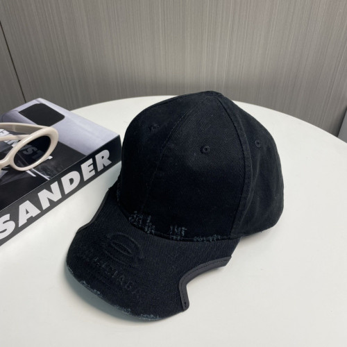발렌시아가 자수 로고 볼캡