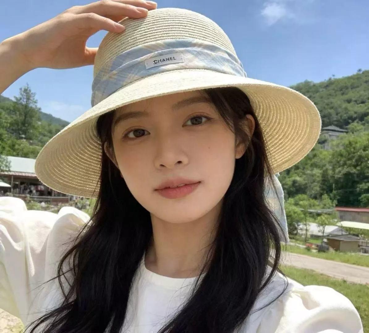 샤넬 체크 리본 디테일의 페이퍼 스트로 썬햇 상세 이미지 10