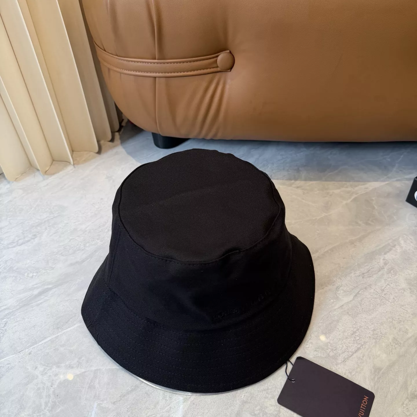 루이비통 자수 로고 버킷햇 상세 이미지 2