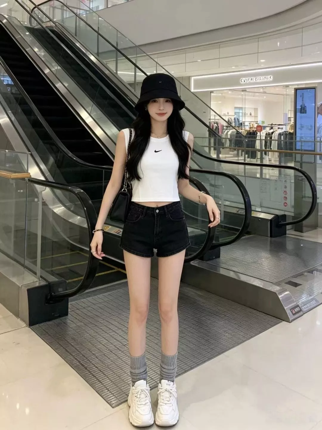나이키 스우시 자수 크롭 공자형 민소매 탑 상세 이미지 23