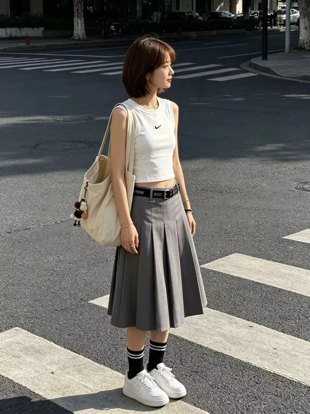 나이키 스우시 자수 크롭 공자형 민소매 탑 상세 이미지 26