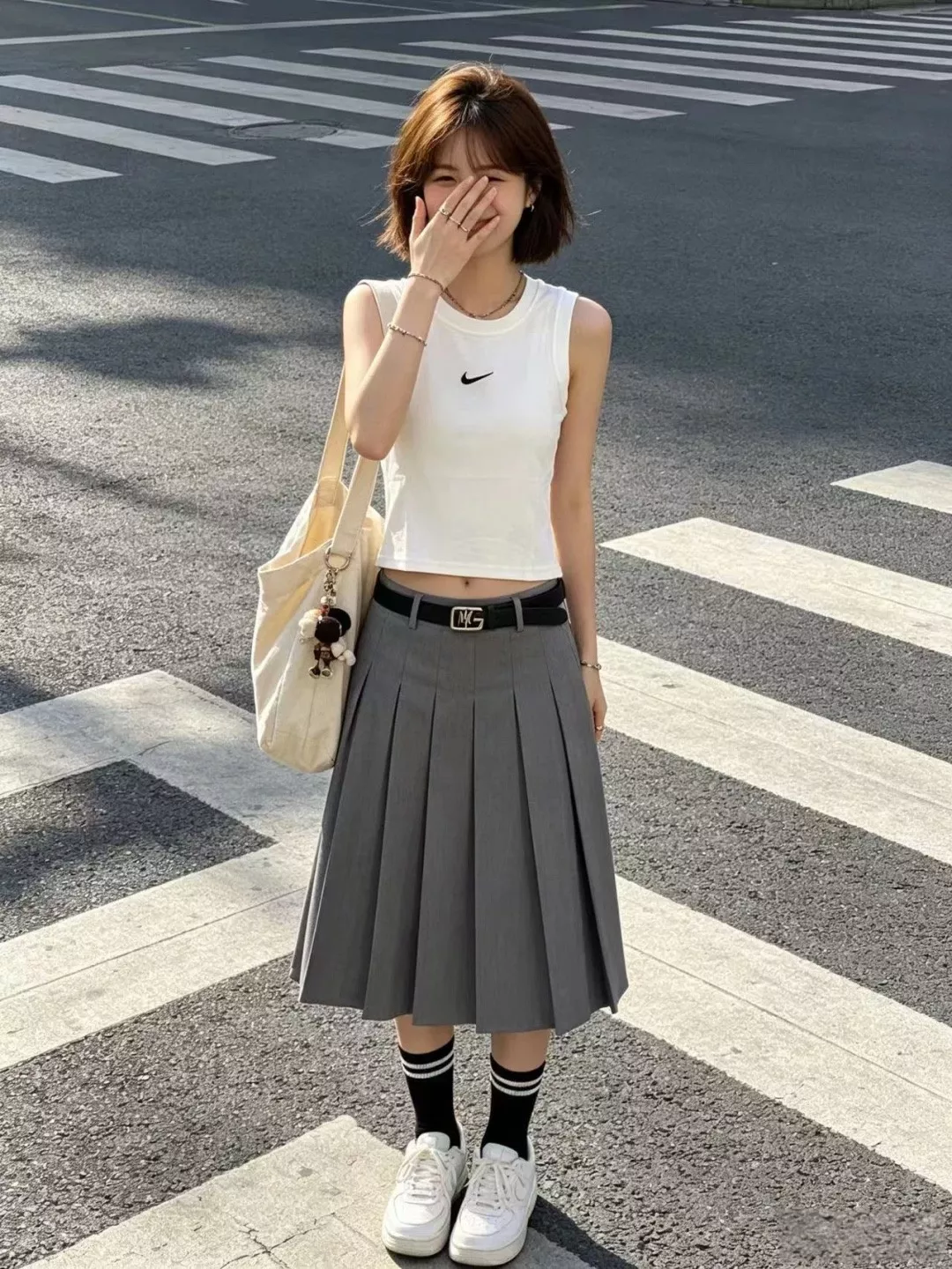 나이키 스우시 자수 크롭 공자형 민소매 탑 상세 이미지 19