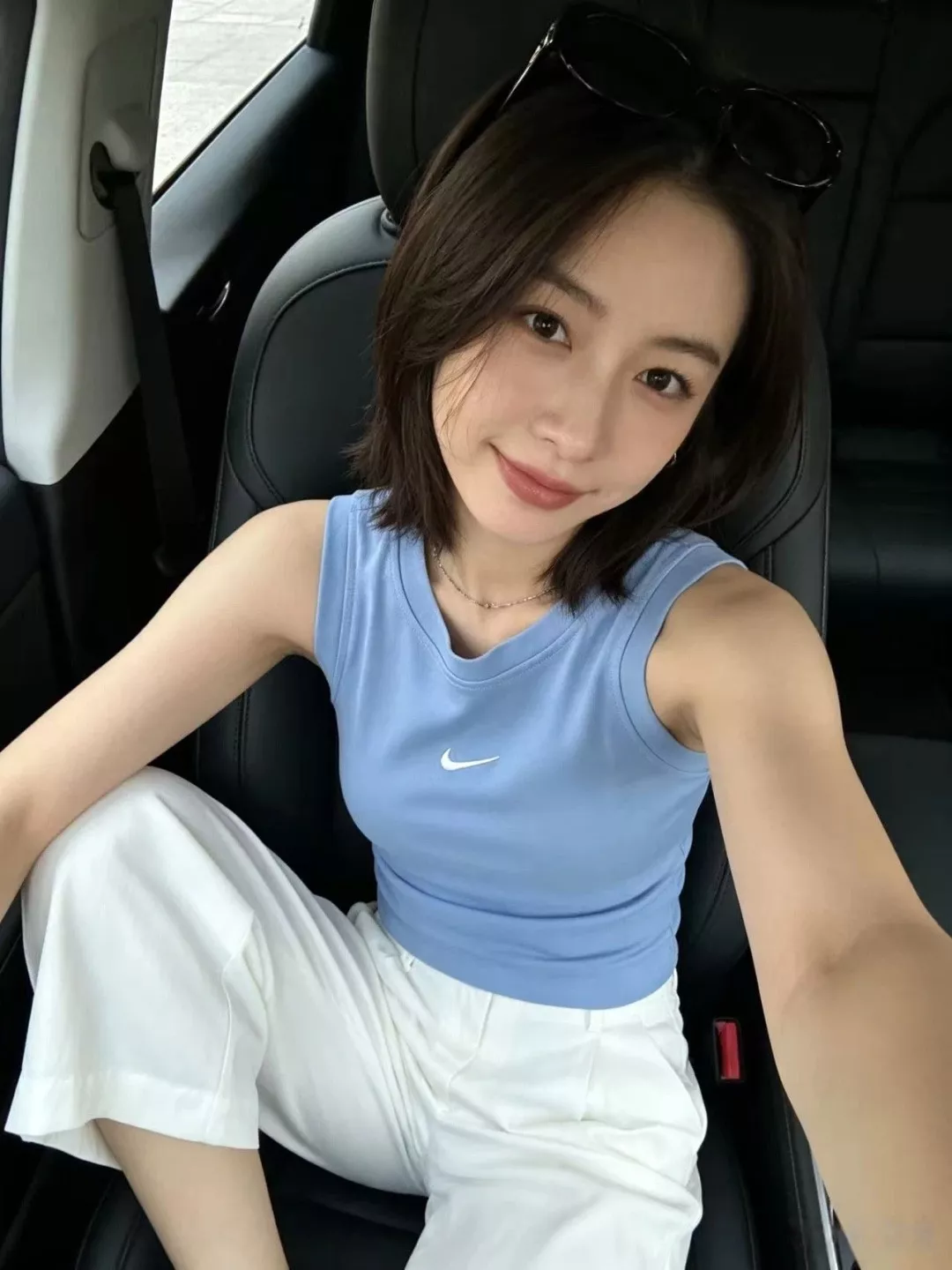 나이키 스우시 자수 크롭 공자형 민소매 탑 상세 이미지 24