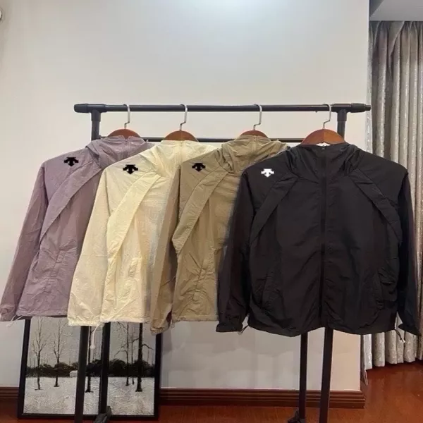 데상트 아웃도어 러닝 방수 차단 경량 집업 재킷