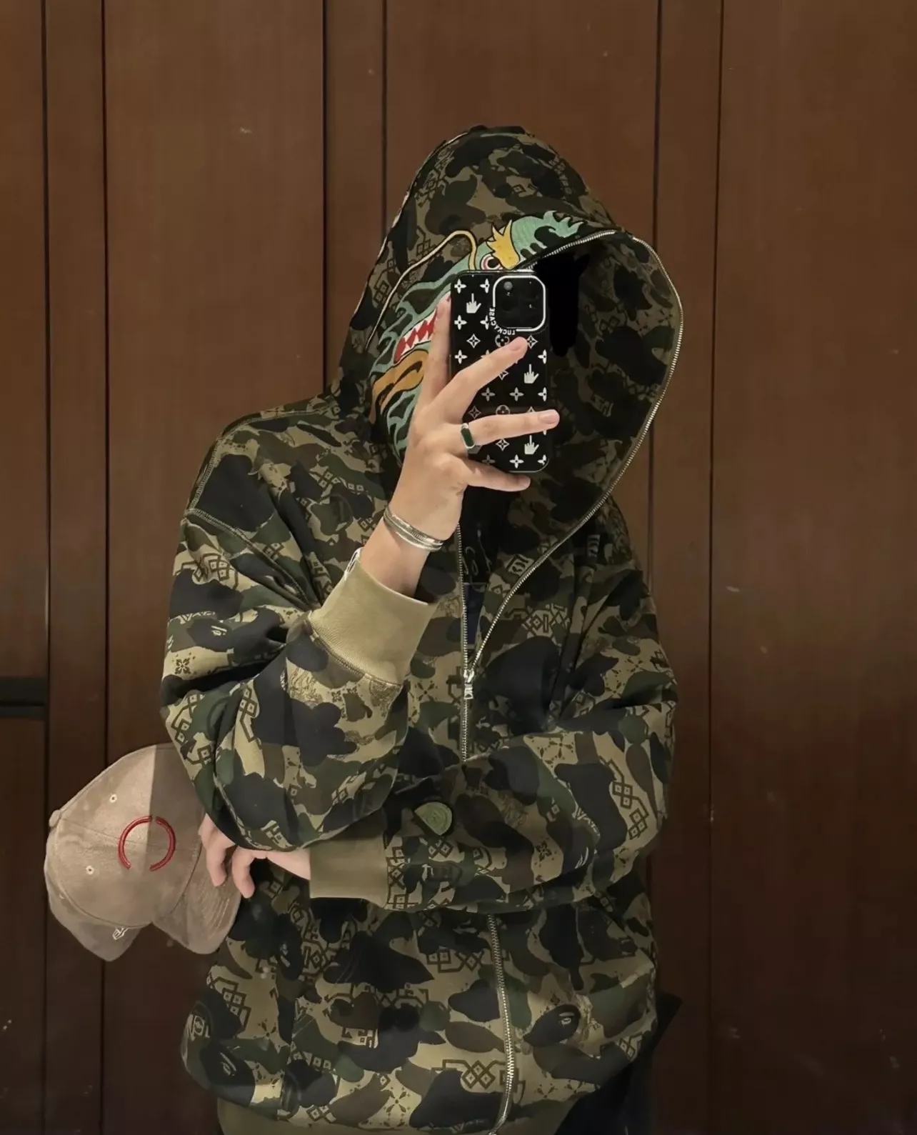베이프 카모 패턴 샤크 후드 티셔츠 상세 이미지 31