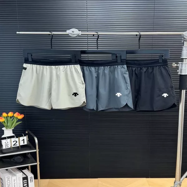 데상트 아웃도어 경량 속건 하프 팬츠
