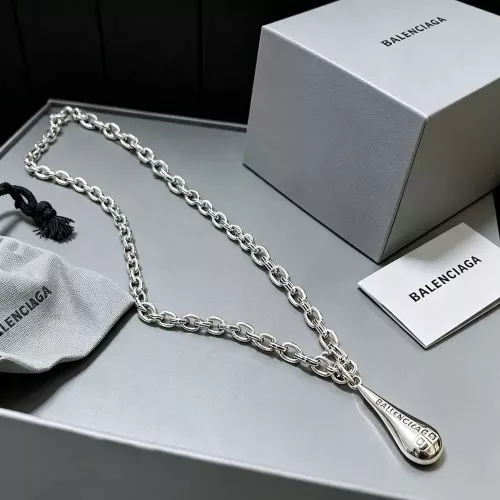 발렌시아가 빈티지 무드 펜던트 체인 목걸이
