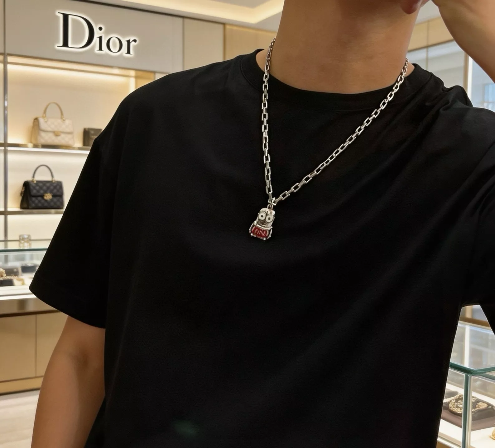 디올 빈티지 무드의 실버 톤 체인 목걸이 상세 이미지 9