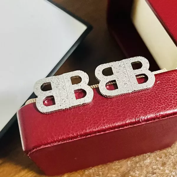 발렌시아가 BB 로고 귀걸이