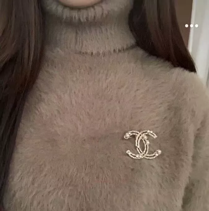 샤넬 더블 C 로고 덩굴 모티브 브로치 상세 이미지 2