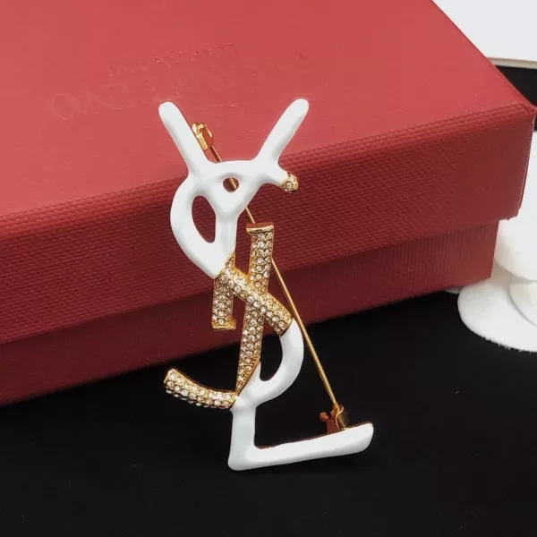 입생로랑 YSL 로고 브로치