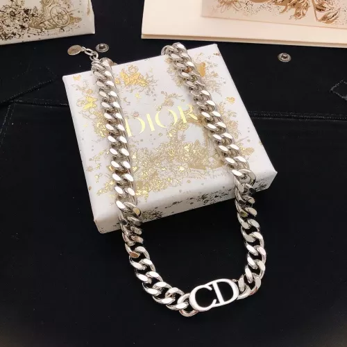 디올 CD 로고 실버 톤 목걸이