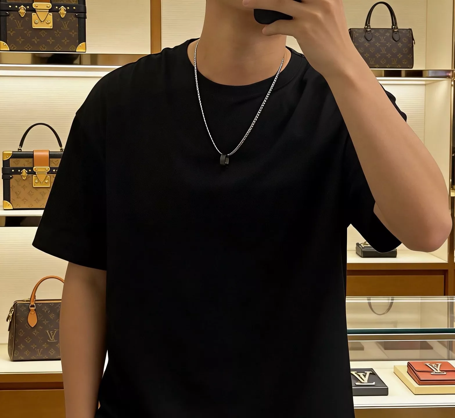 루이비통 빈티지 무드의 실버톤 체인 목걸이 상세 이미지 4