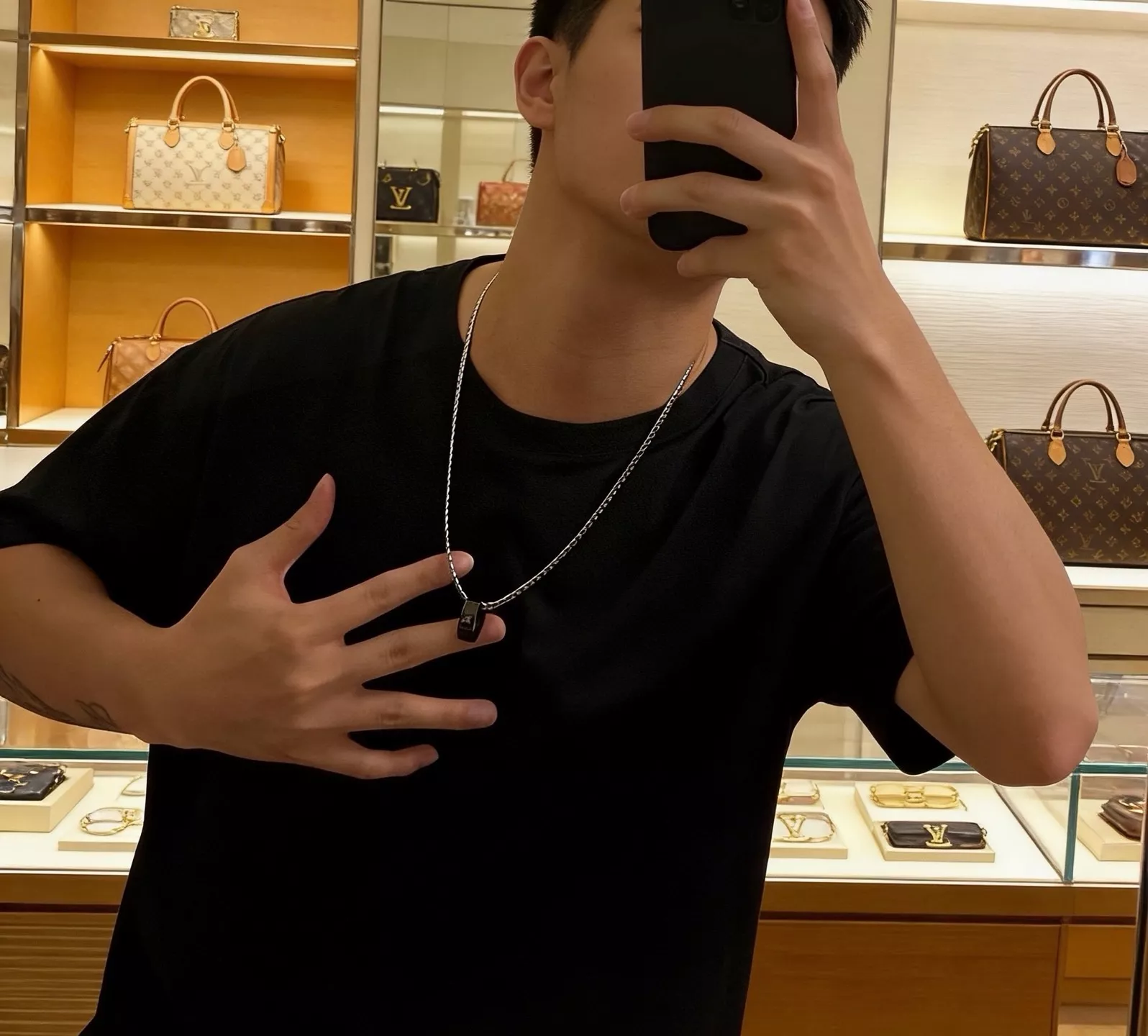 루이비통 빈티지 무드의 실버톤 체인 목걸이 상세 이미지 7