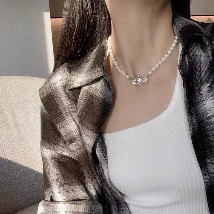 비비안웨스트우드 진주 장식 토성 목걸이 상세 이미지 4