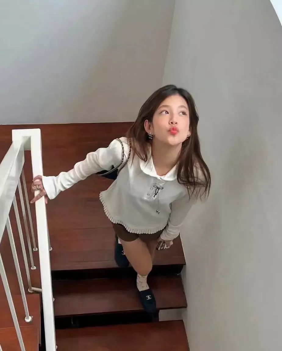 샤넬 투명 리본 드롭 이어링 상세 이미지 28