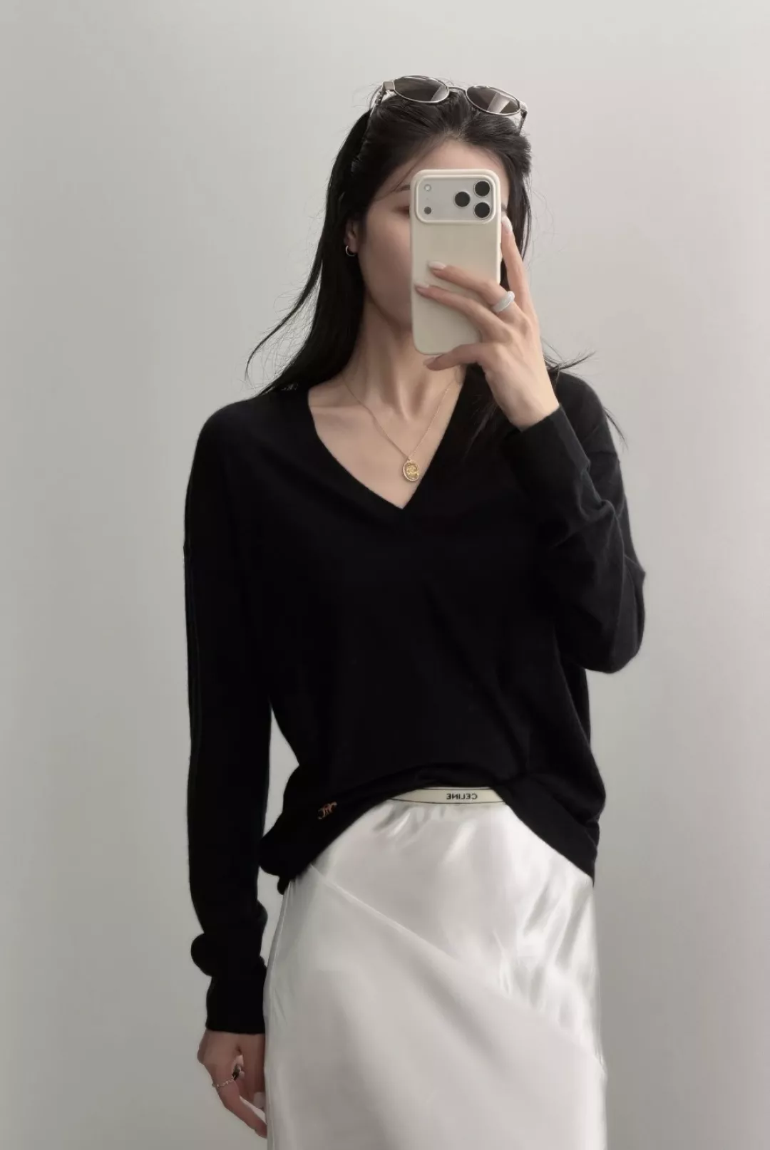 셀린느 골드 펜던트 장식 타원형 목걸이 상세 이미지 24