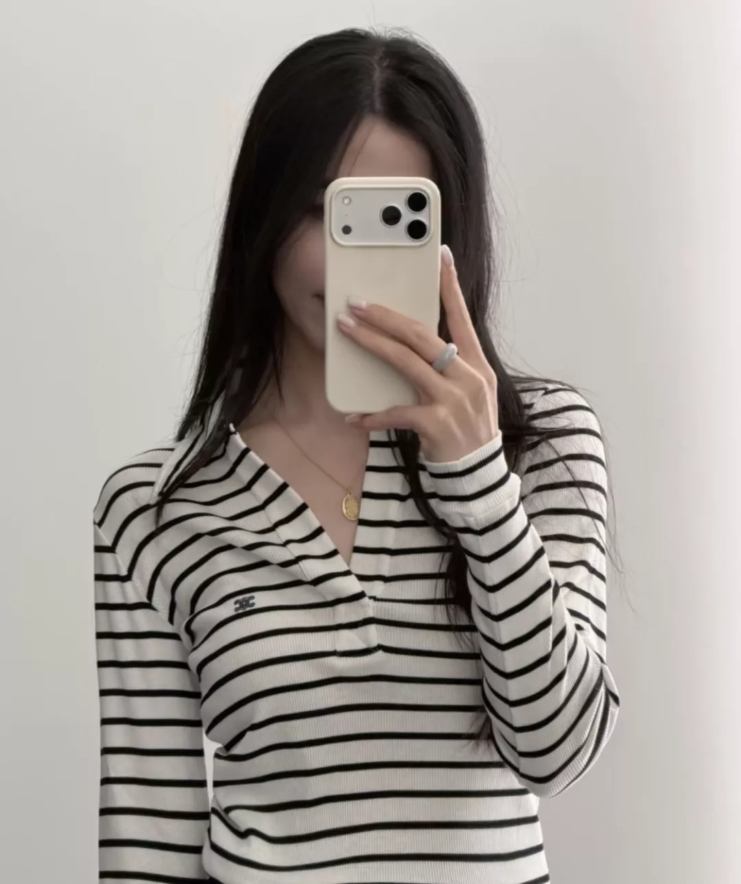 셀린느 골드 펜던트 장식 타원형 목걸이 상세 이미지 18