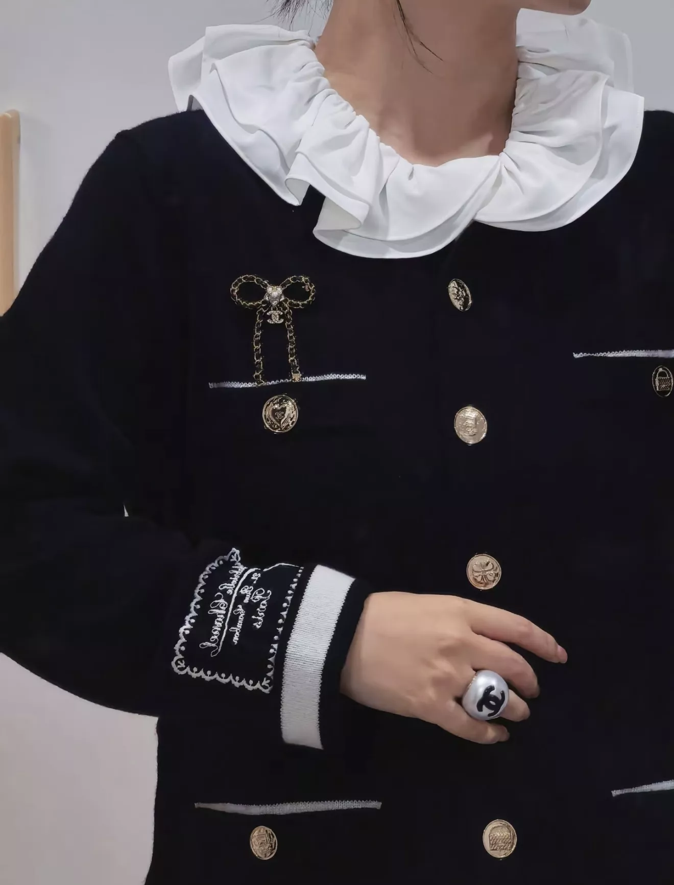 샤넬 블랙 가죽 리본 브로치 상세 이미지 12