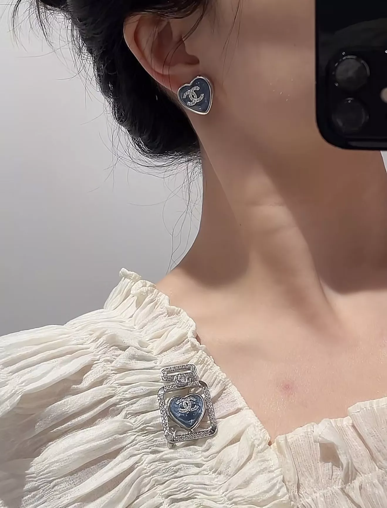 샤넬 블루 하트 향수병 모티브 브로치 상세 이미지 11