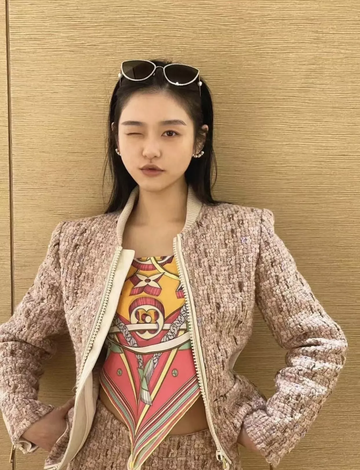 루이비통 로고 장식 비대칭 진주 이어링 상세 이미지 19