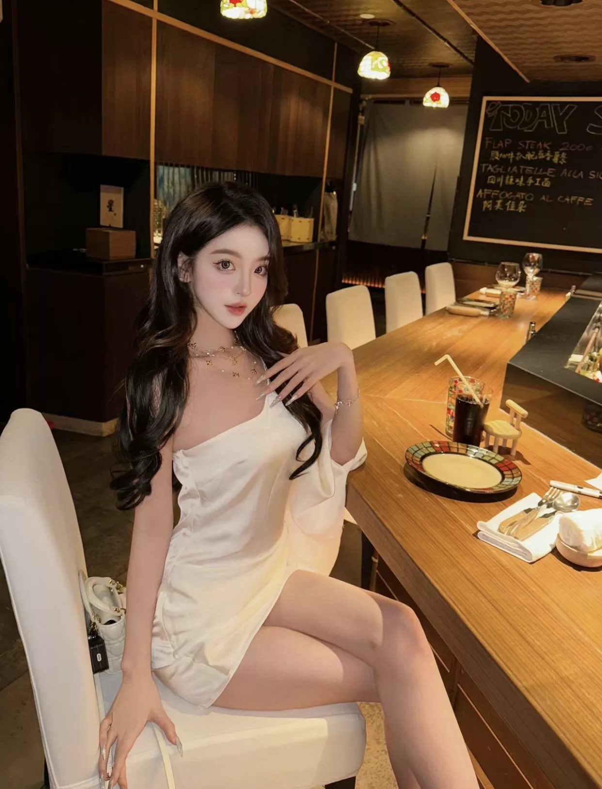 루이비통 플라워 롱 체인 목걸이 상세 이미지 11