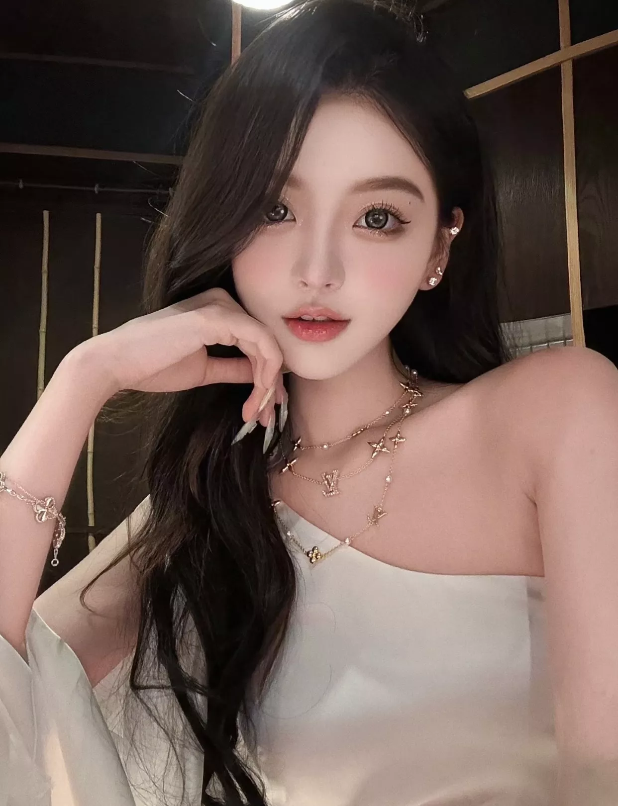 루이비통 플라워 롱 체인 목걸이 상세 이미지 9