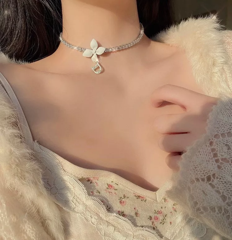 디올 화이트 플라워 장식 풀다이아 초커 상세 이미지 12