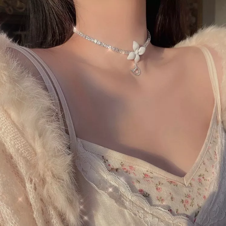 디올 화이트 플라워 장식 풀다이아 초커 상세 이미지 18