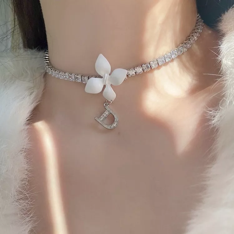 디올 화이트 플라워 장식 풀다이아 초커 상세 이미지 8