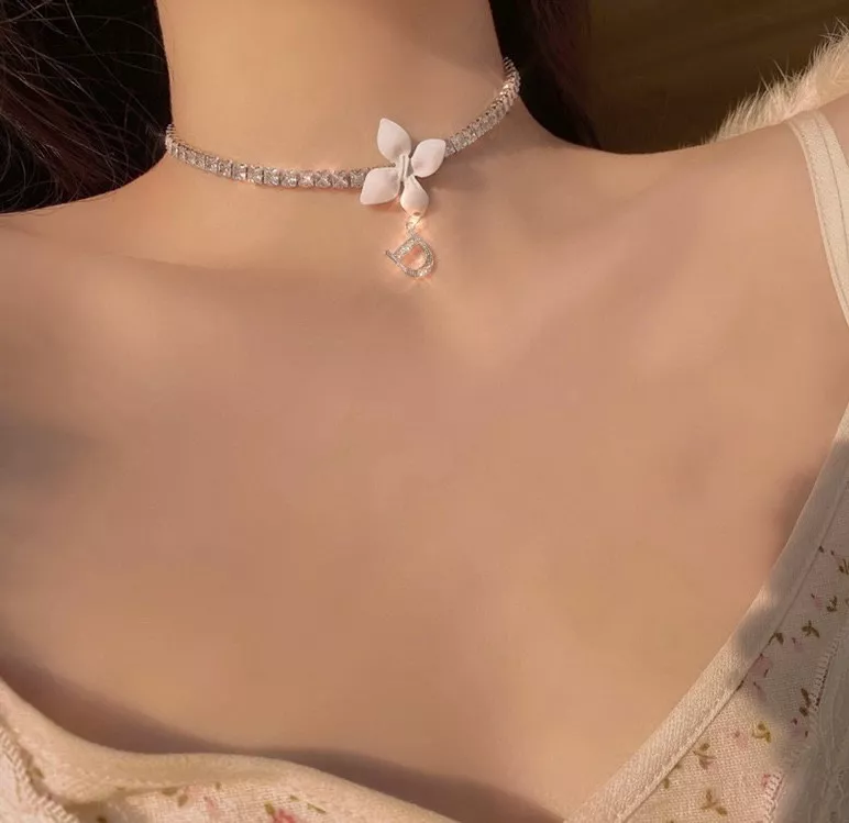 디올 화이트 플라워 장식 풀다이아 초커 상세 이미지 13