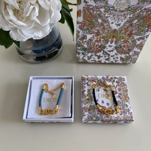 디올 CD 트위스트 가죽 팔찌