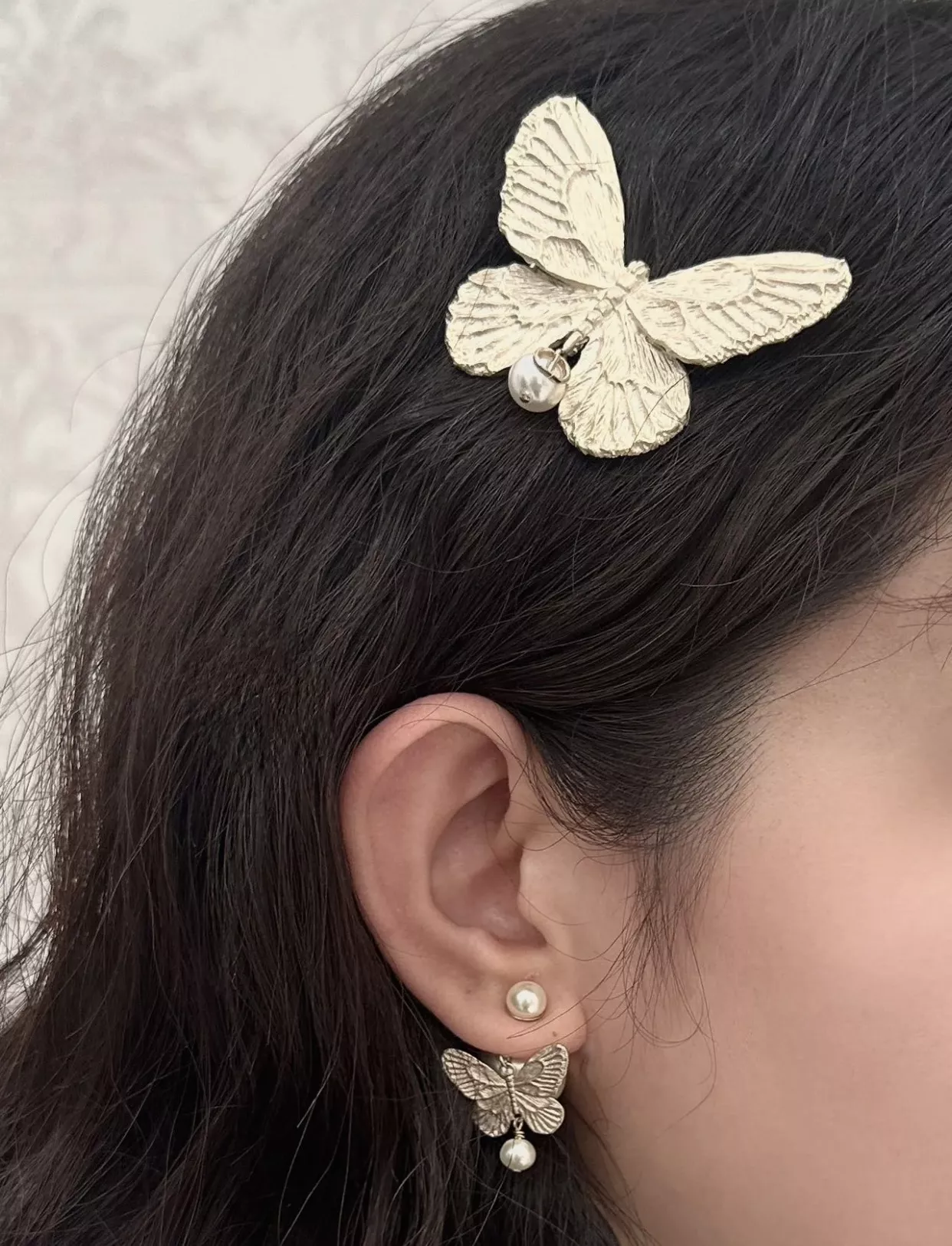 디올 버터플라이 모티브 진주 장식 귀걸이 상세 이미지 18