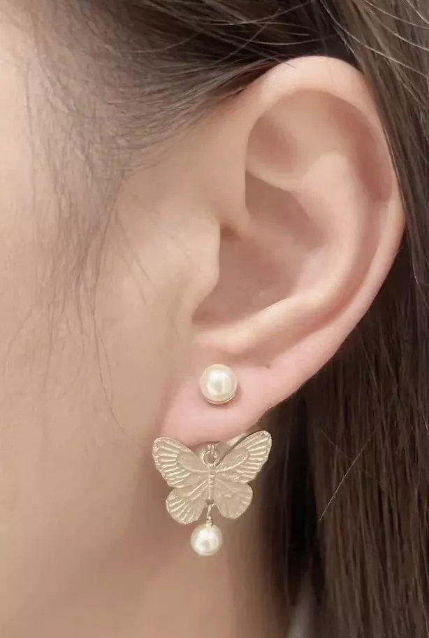 디올 버터플라이 모티브 진주 장식 귀걸이 상세 이미지 13