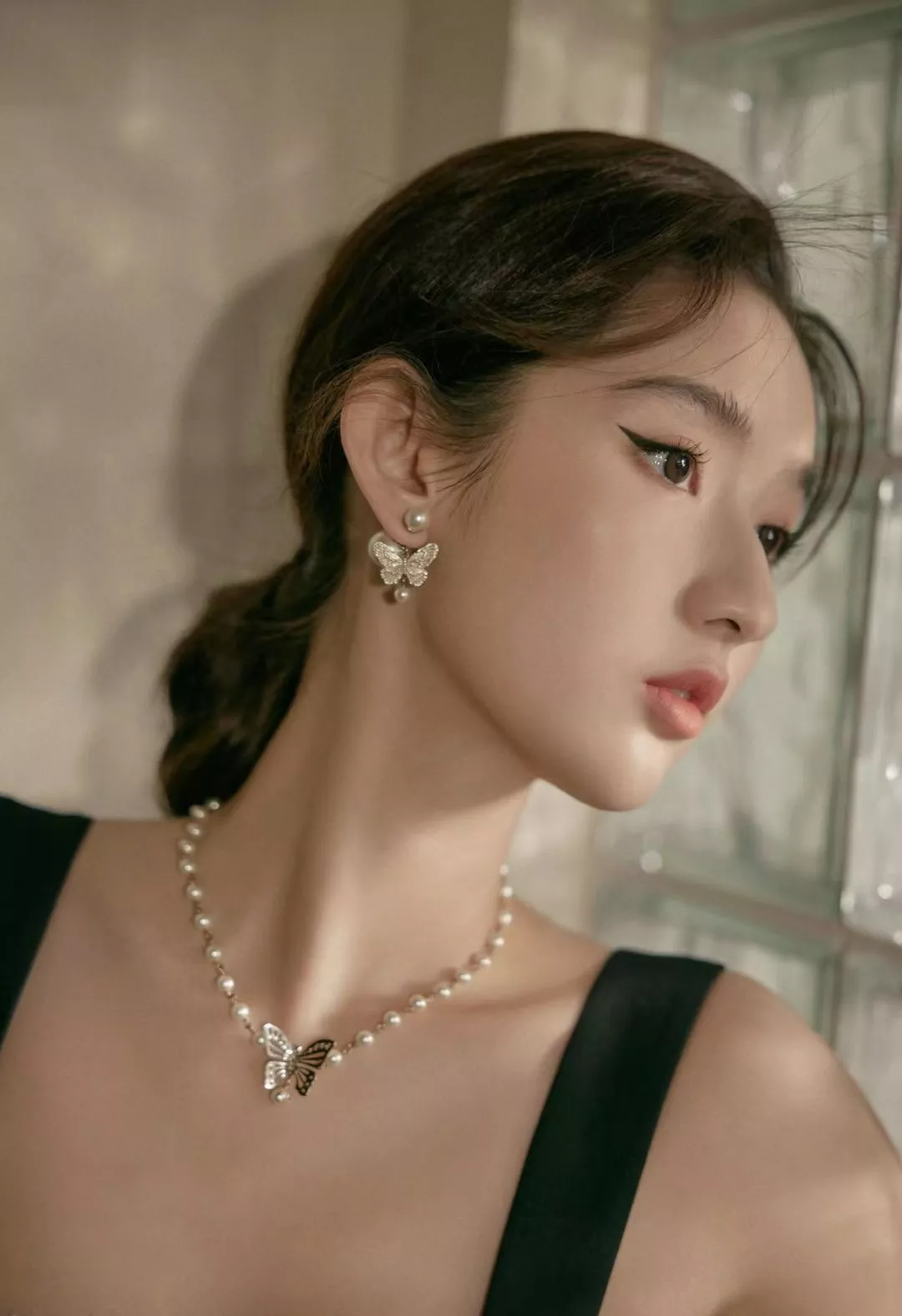 디올 버터플라이 모티브 진주 장식 귀걸이 상세 이미지 38