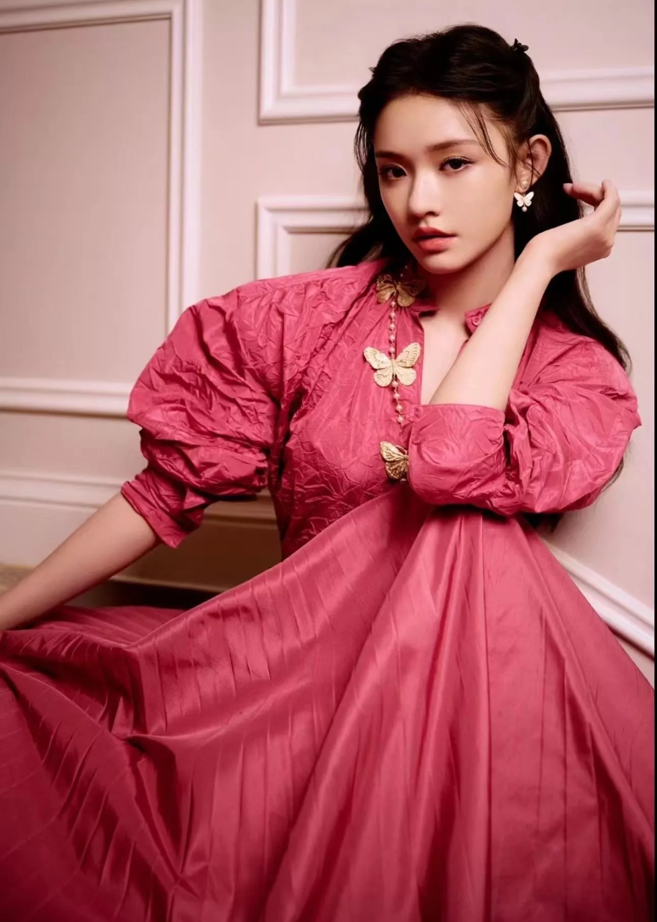디올 버터플라이 모티브 진주 장식 귀걸이 상세 이미지 36