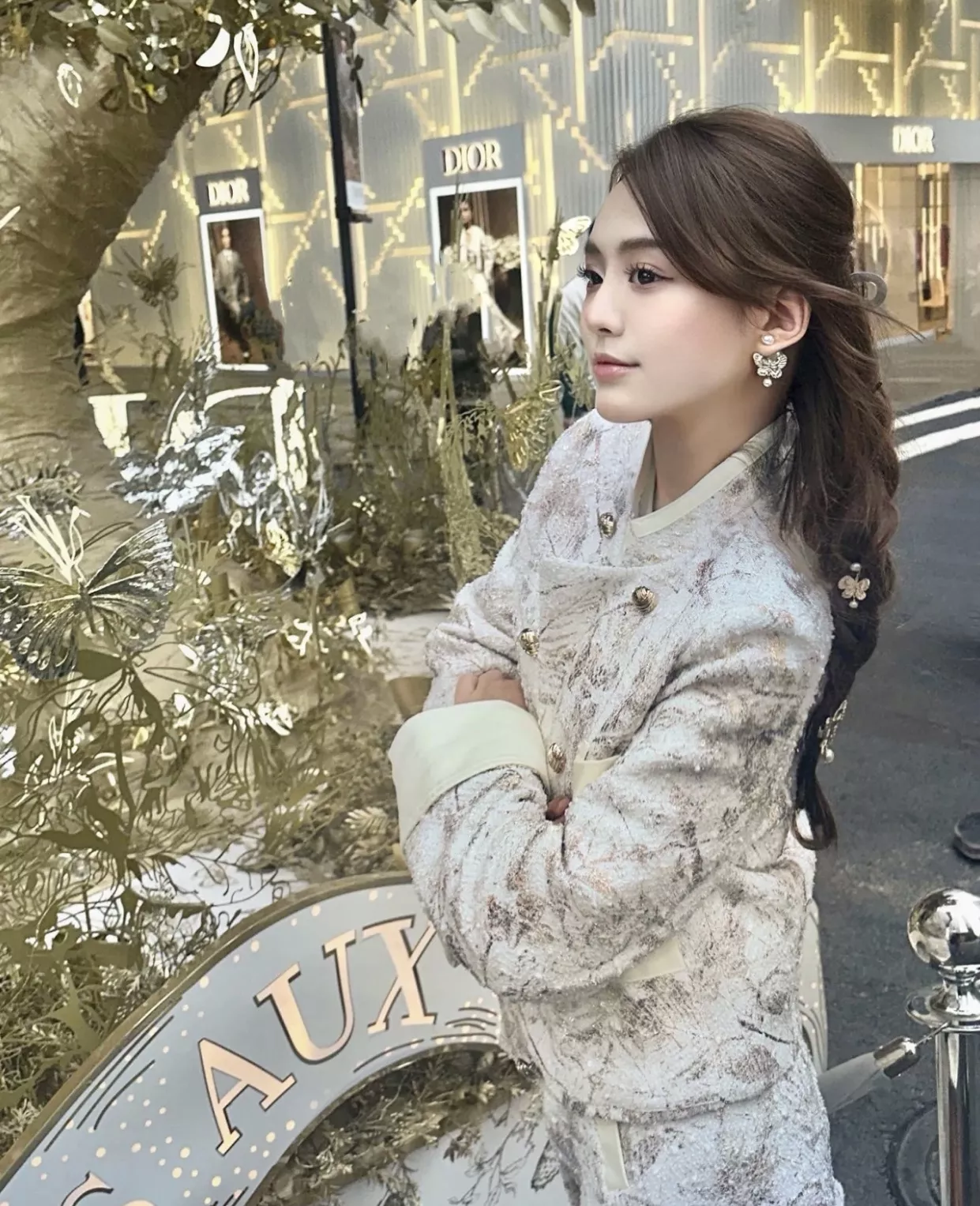 디올 버터플라이 모티브 진주 장식 귀걸이 상세 이미지 32