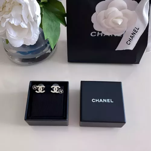 샤넬 비대칭 까멜리아 더블 C 이어링