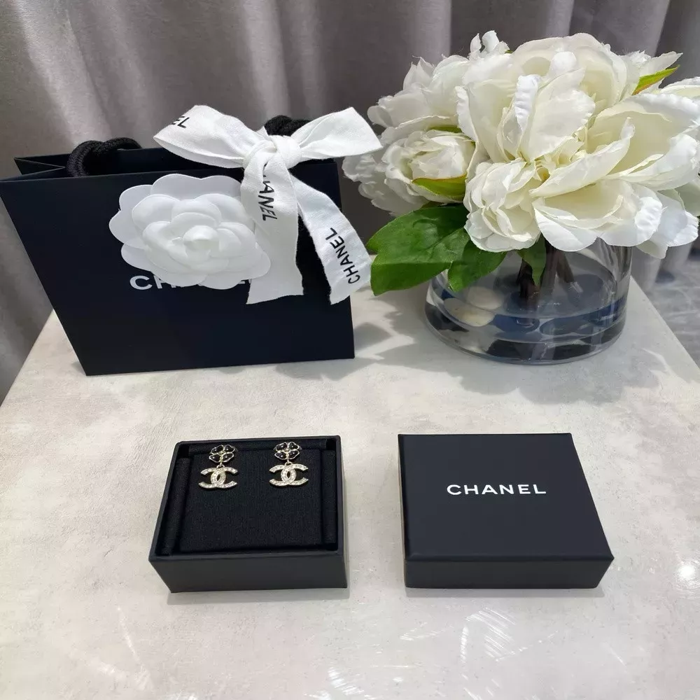 샤넬 까멜리아 더블 C 드롭 귀걸이