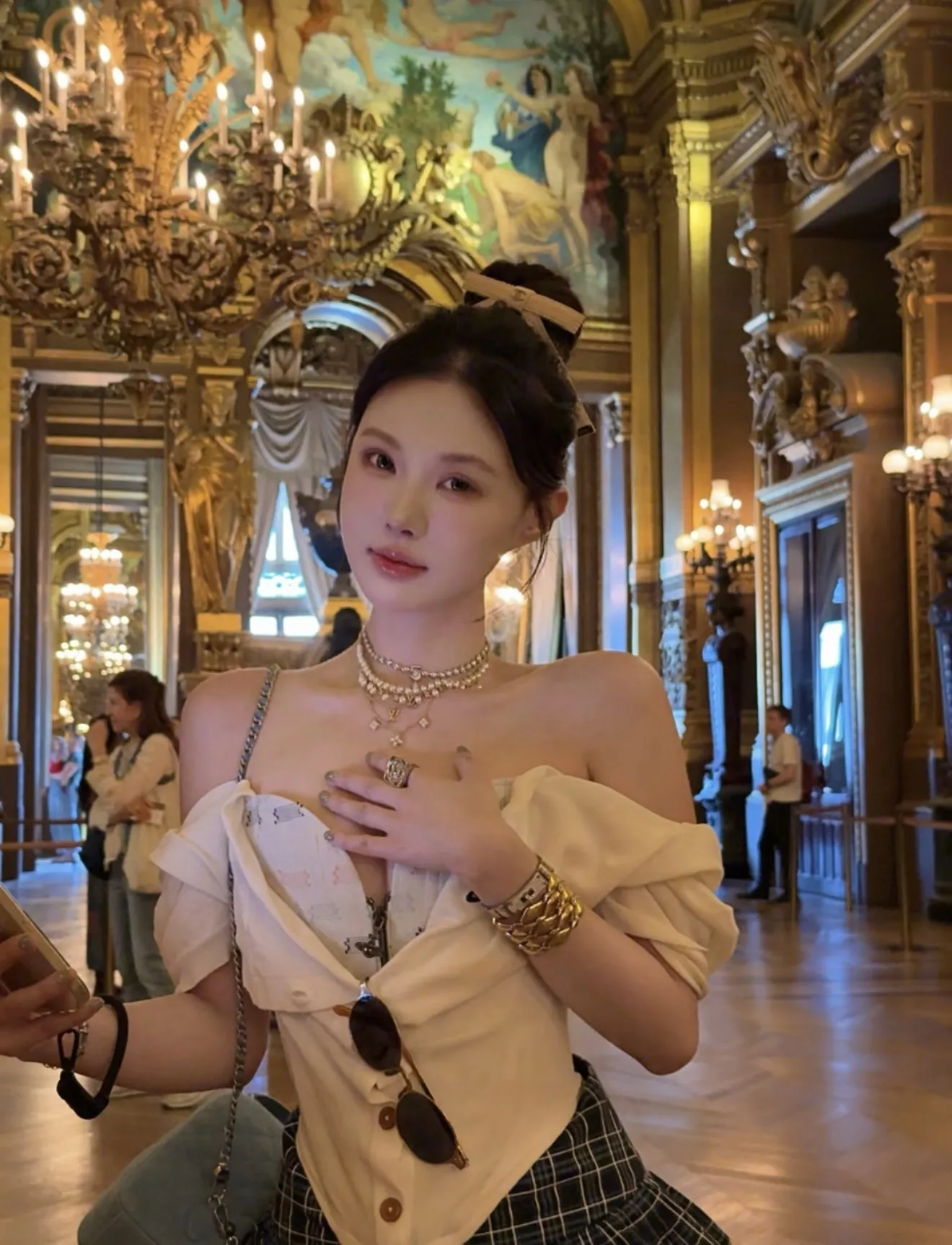 루이비통 플라워 모티브 진주 목걸이 상세 이미지 17