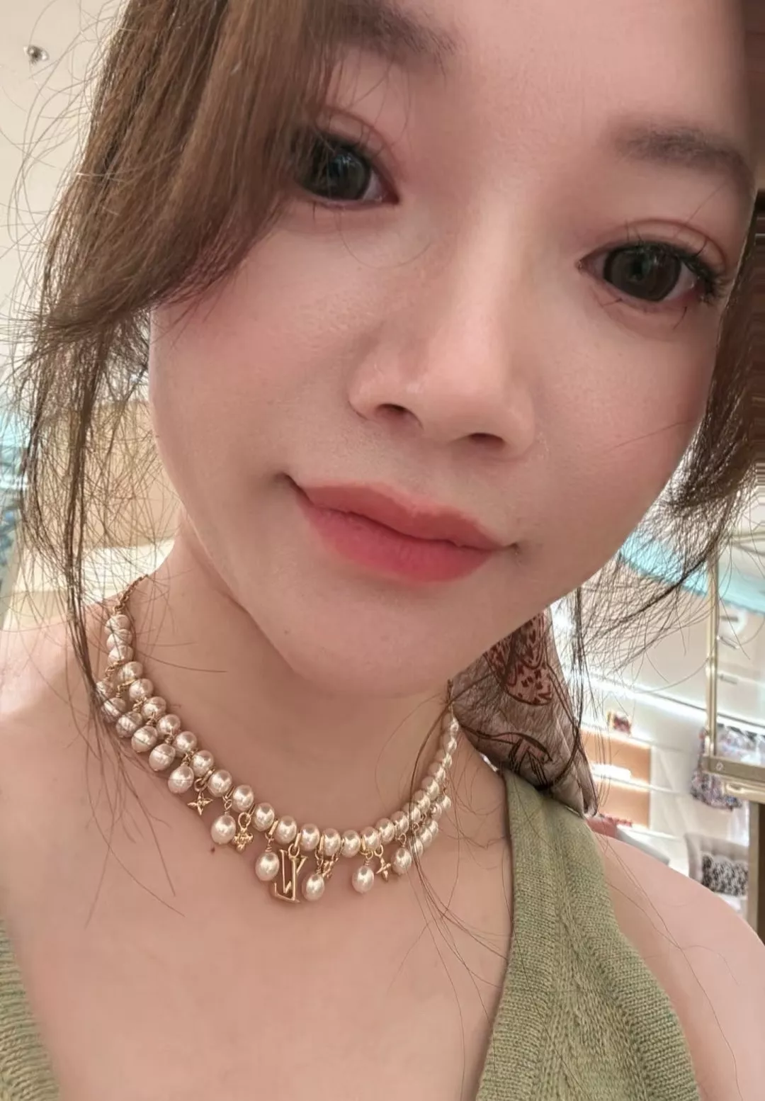 루이비통 플라워 모티브 진주 목걸이 상세 이미지 15
