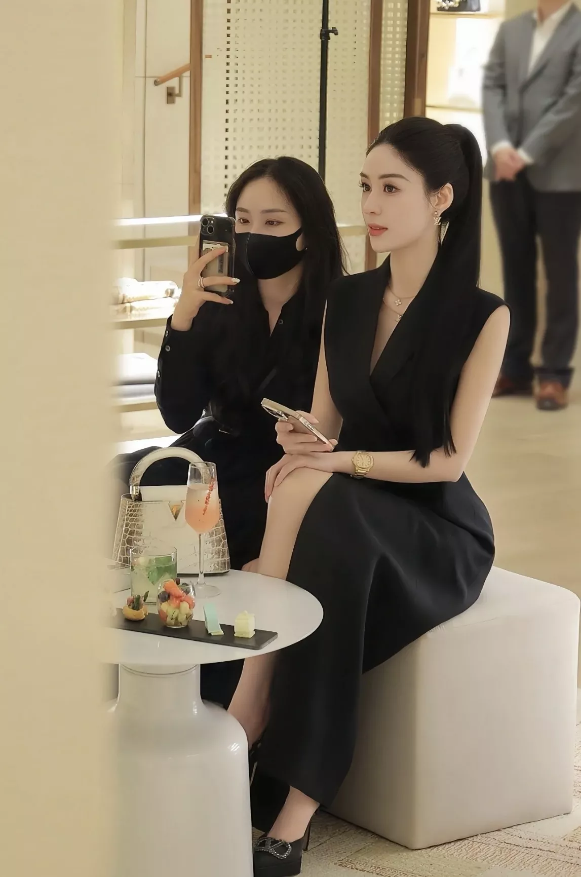 루이비통 로고 이어링 상세 이미지 12