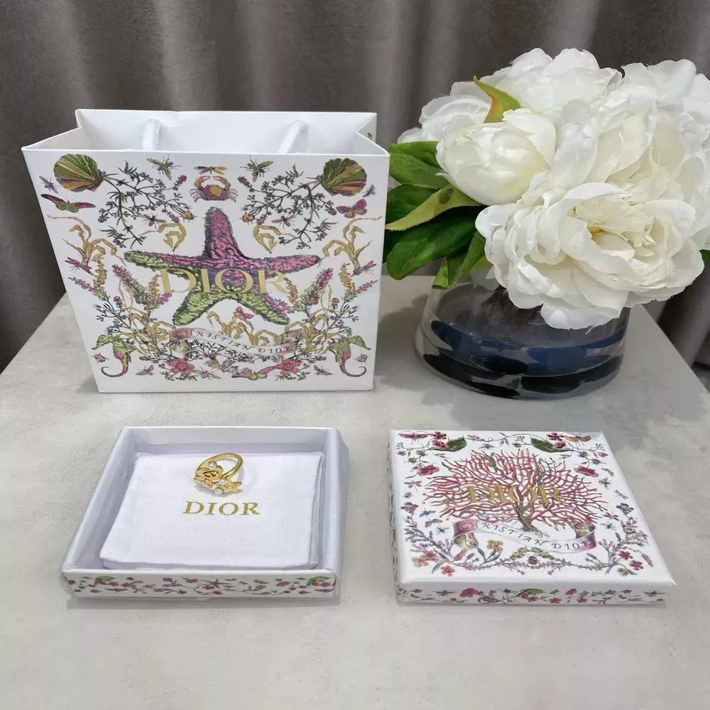 디올 펄 장식 스타·클로버·하트 CD 브로치