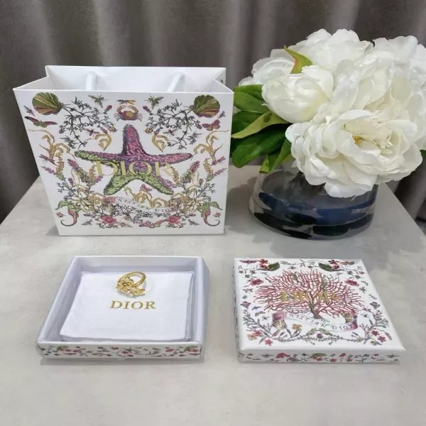 디올 펄 장식 스타·클로버·하트 CD 브로치