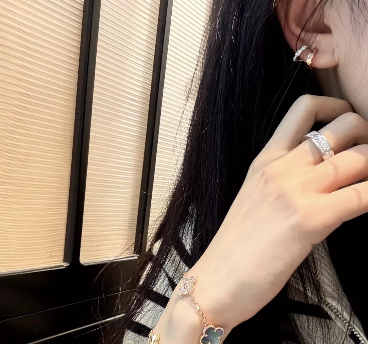 샤넬 코코 크러쉬 이어커프 스타일 귀걸이 상세 이미지 15