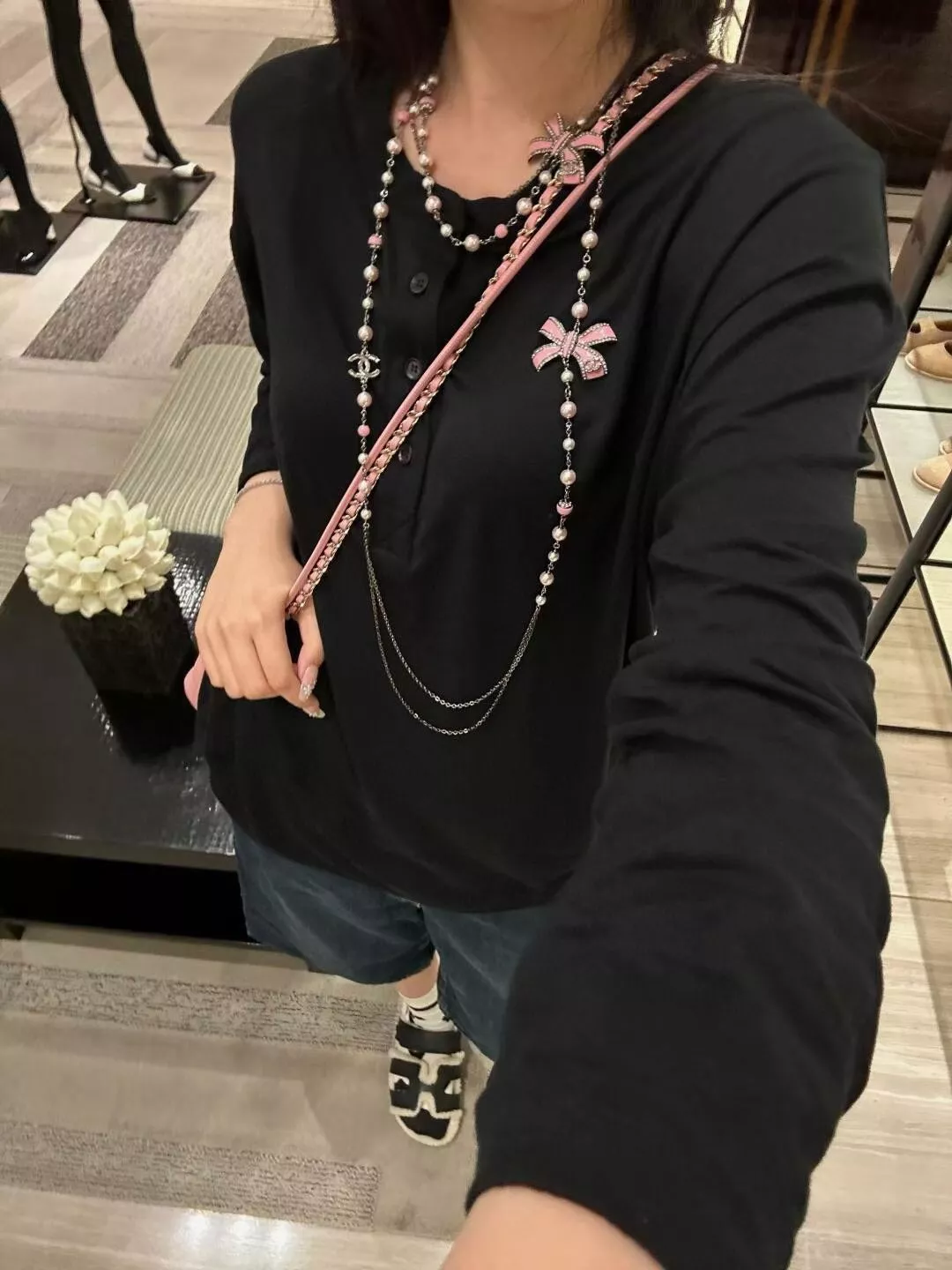 샤넬 진주 롱체인 나비 리본 목걸이 상세 이미지 28