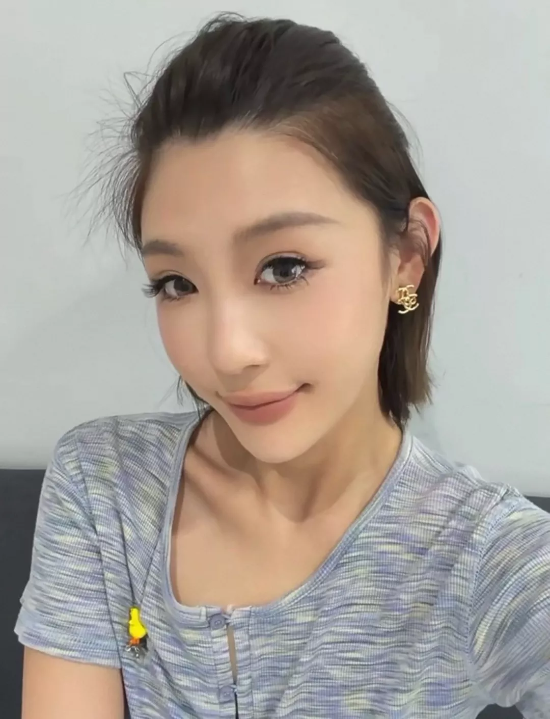 샤넬 겹쳐진 더블 C 이어링 상세 이미지 8