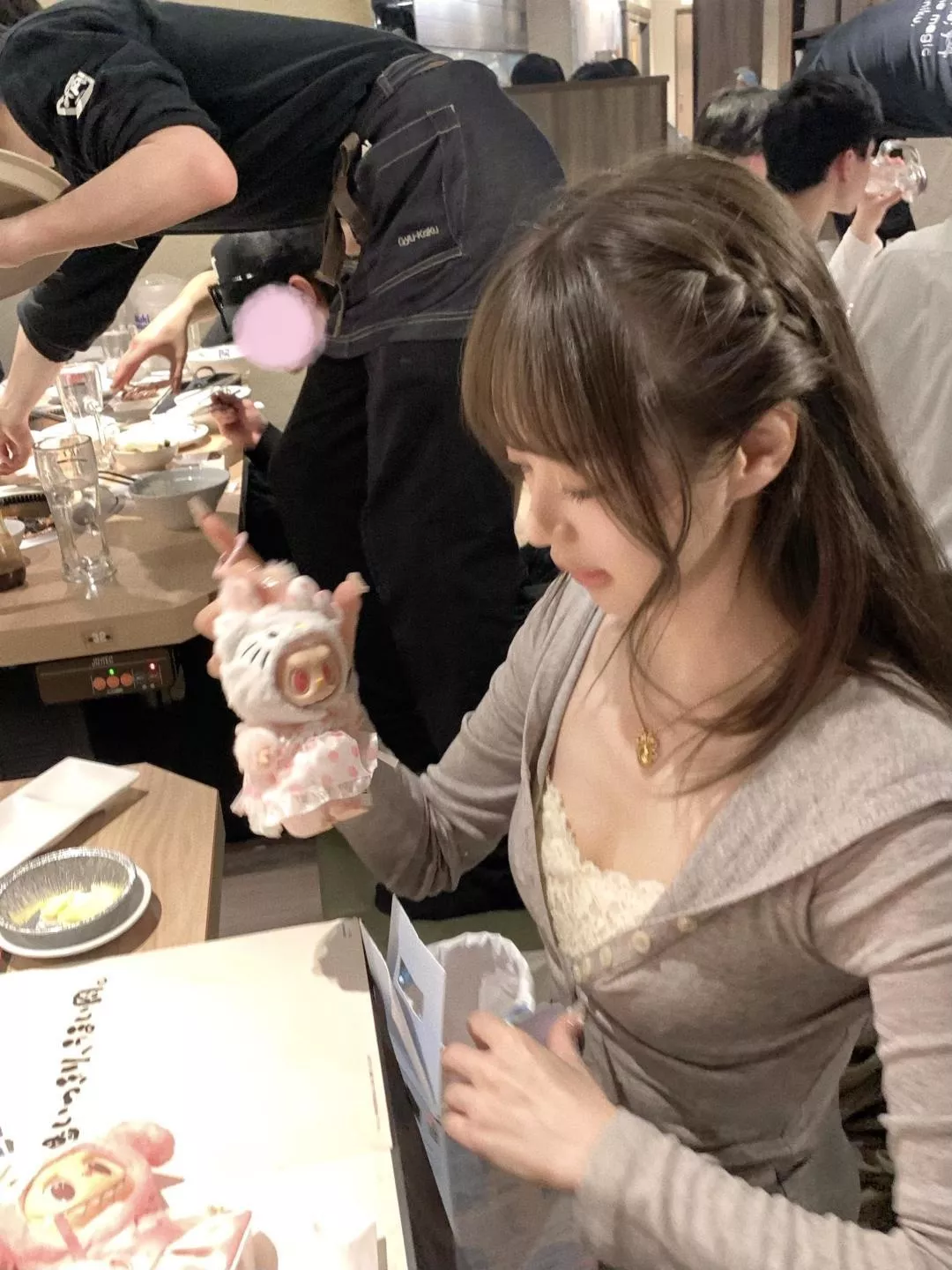 디올 복고 무드의 리본 장식 목걸이 상세 이미지 11