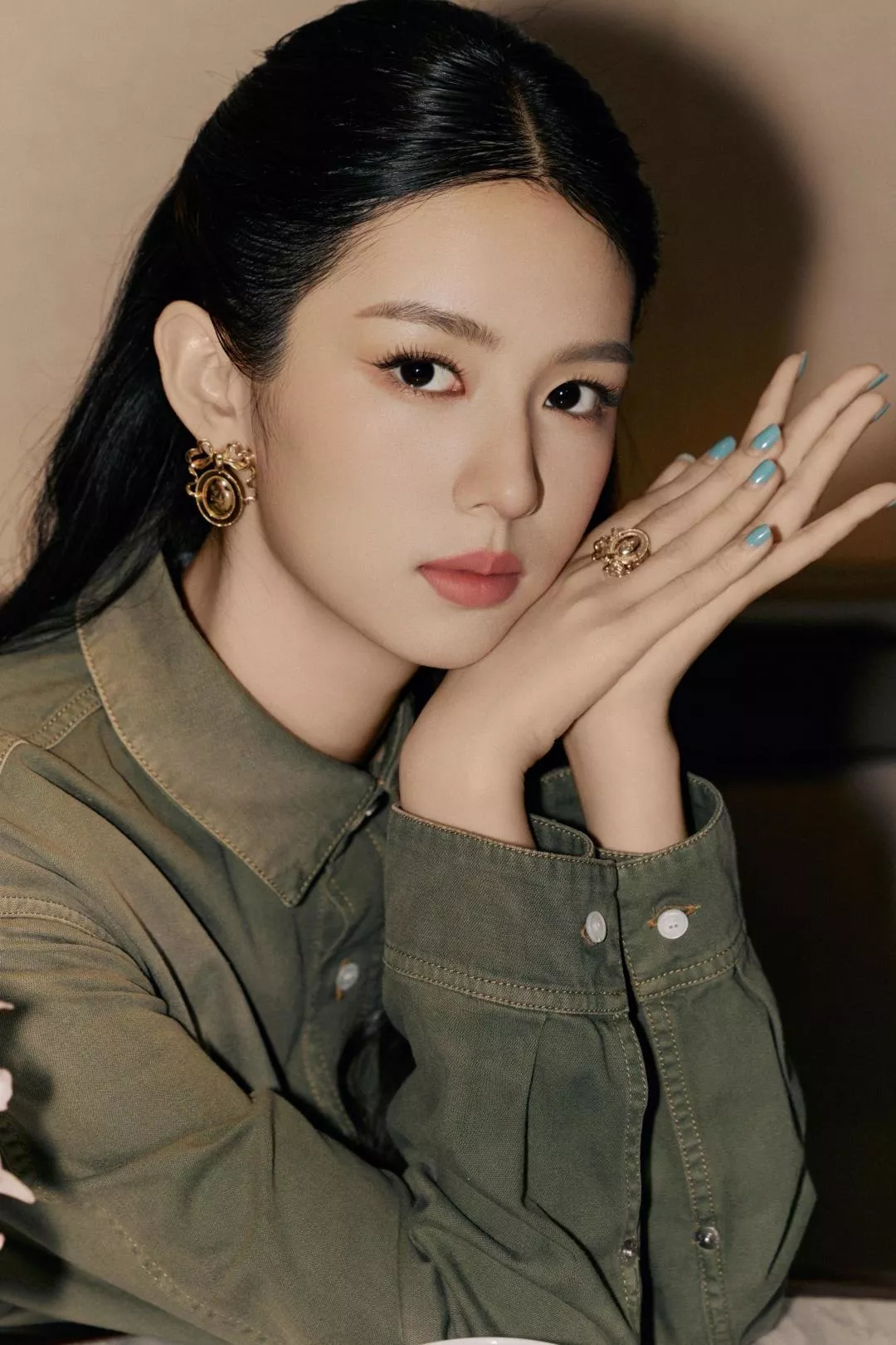 디올 리본 모티브 로고 귀걸이 상세 이미지 10