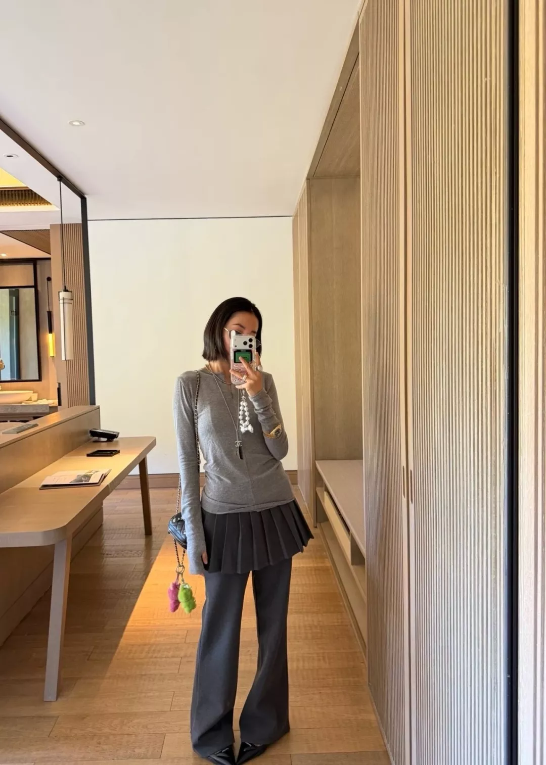 샤넬 빗 모티브 더블 C 펜던트 목걸이 상세 이미지 14